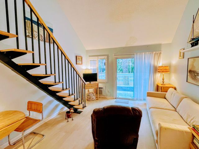 365 Sea Cloud Circle, Edisto Island, SC 29438