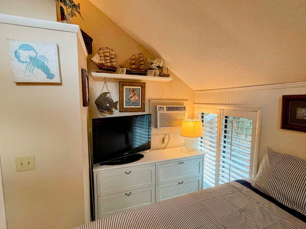 Image 20 of property listing at 365 Sea Cloud Circle, Edisto Island, SC 29438