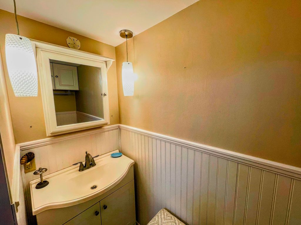 Image 7 of property listing at 365 Sea Cloud Circle, Edisto Island, SC 29438