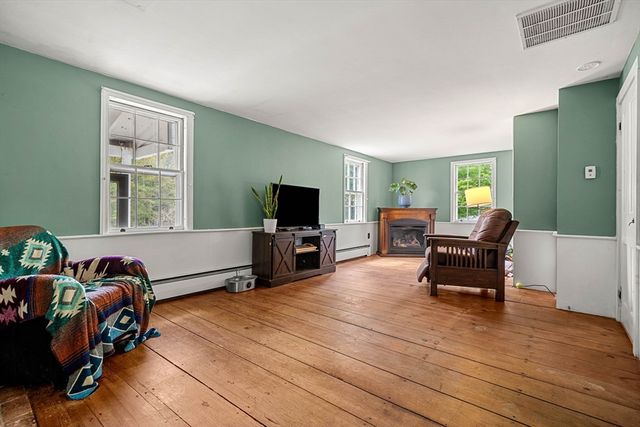 600 Main St, Ashby, MA 01431