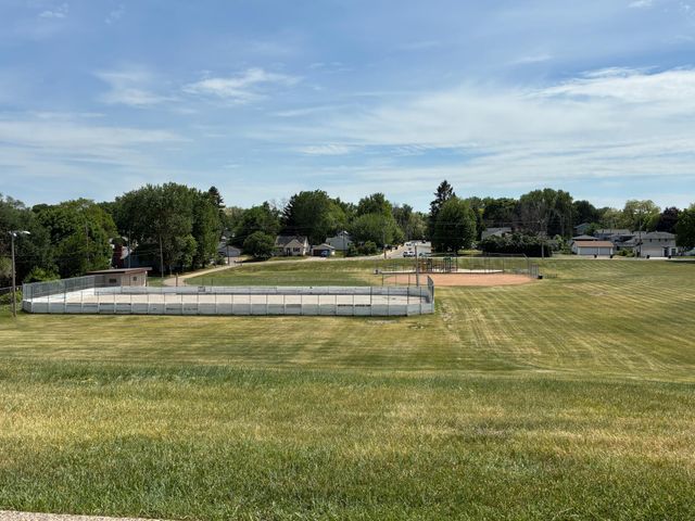202 19th Avenue S, South Saint Paul, MN 55075