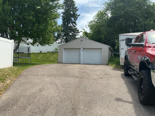 202 19th Avenue S, South Saint Paul, MN 55075