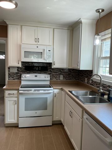 202 19th Avenue S, South Saint Paul, MN 55075