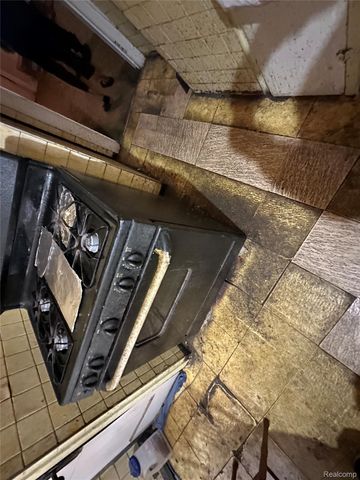5042 Pennsylvania Street, Detroit, MI 48213