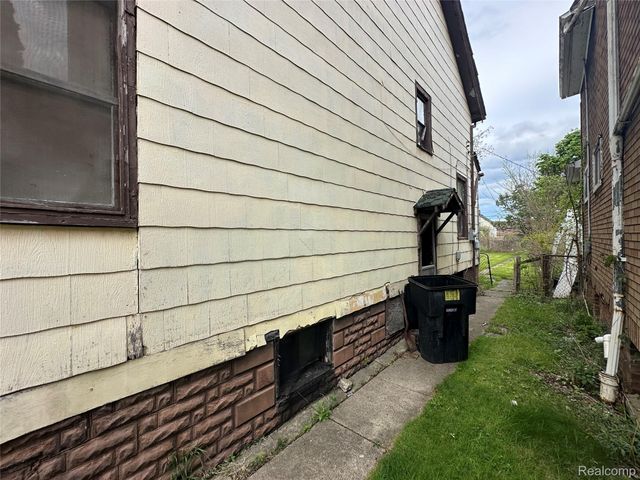 5042 Pennsylvania Street, Detroit, MI 48213