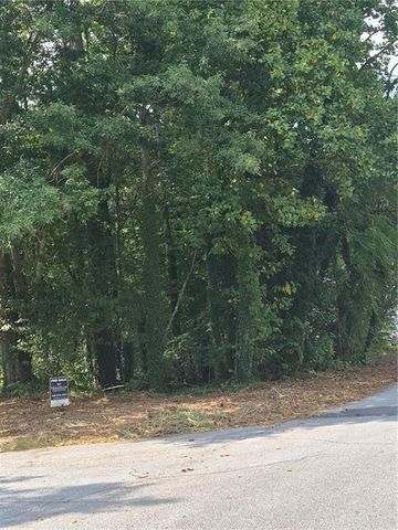 1077 Crooked Creek Road, Lithonia, GA 30058
