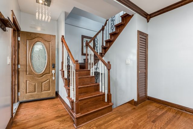 5242 N Kimball Avenue, Chicago, IL 60625