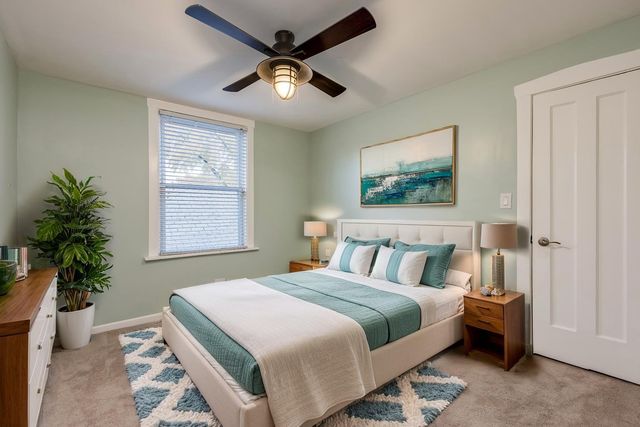 5242 N Kimball Avenue, Chicago, IL 60625