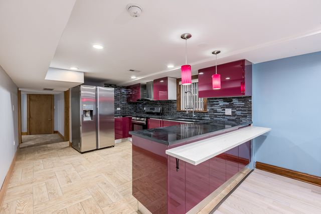 5242 N Kimball Avenue, Chicago, IL 60625