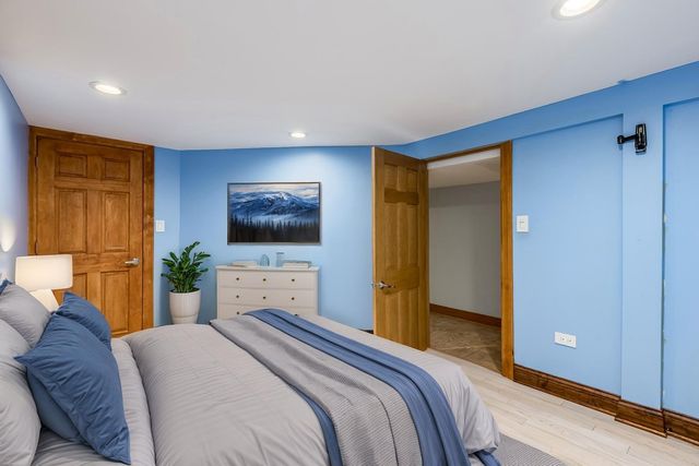 5242 N Kimball Avenue, Chicago, IL 60625