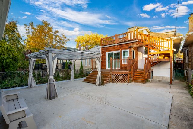 5242 N Kimball Avenue, Chicago, IL 60625