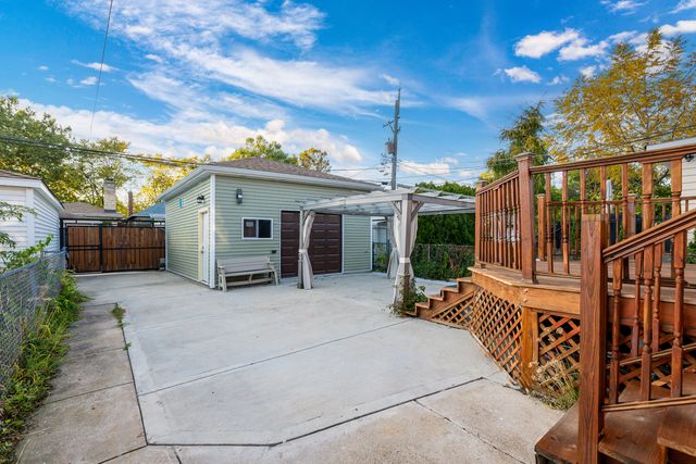 5242 N Kimball Avenue, Chicago, IL 60625