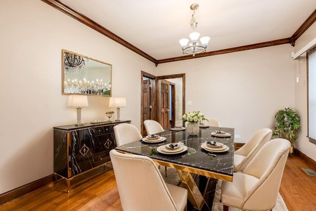 5242 N Kimball Avenue, Chicago, IL 60625