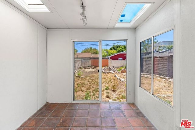 3556 Helms Avenue, Culver City, CA 90232