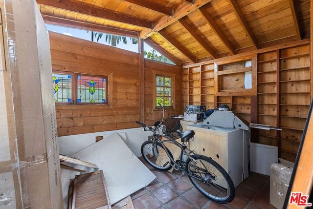3556 Helms Avenue, Culver City, CA 90232