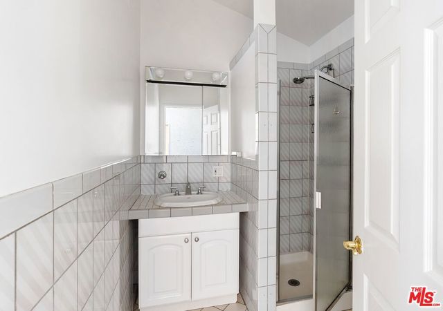 3556 Helms Avenue, Culver City, CA 90232