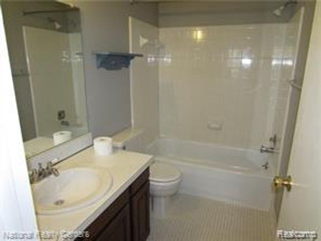 42106 Gladwin Street, Novi, MI 48167