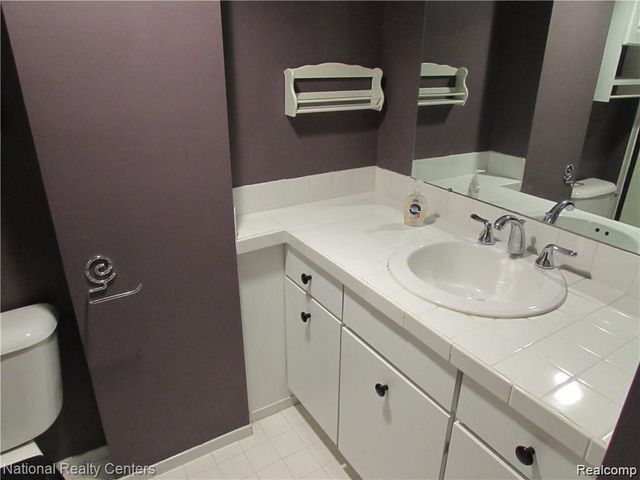 42106 Gladwin Street, Novi, MI 48167