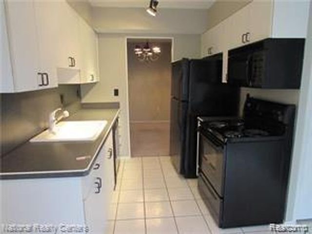 42106 Gladwin Street, Novi, MI 48167