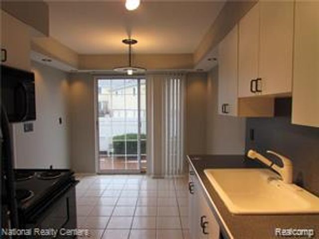 42106 Gladwin Street, Novi, MI 48167
