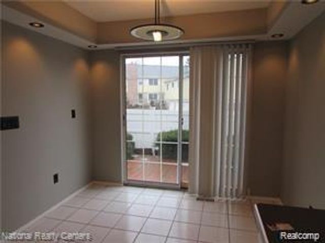 42106 Gladwin Street, Novi, MI 48167