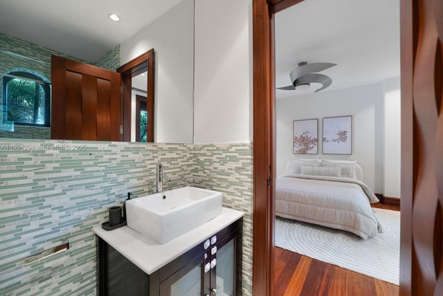 16 Palm Ave, Miami Beach, FL 33139