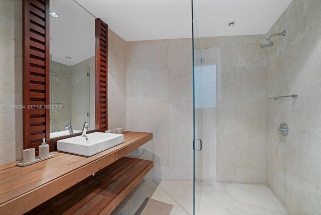 16 Palm Ave, Miami Beach, FL 33139