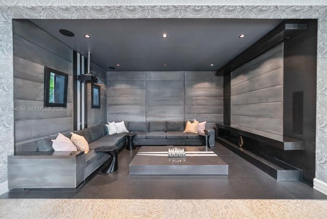 16 Palm Ave, Miami Beach, FL 33139