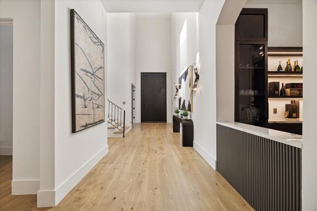 7 Lana Lane, Houston, TX 77027