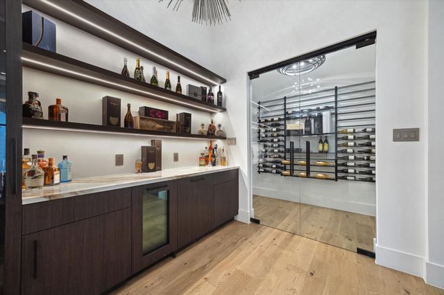 7 Lana Lane, Houston, TX 77027