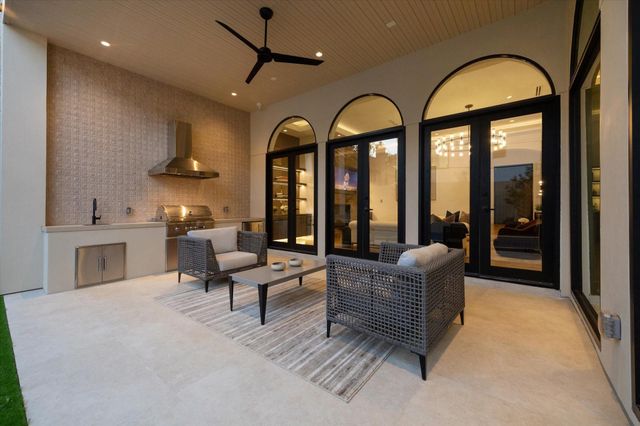 7 Lana Lane, Houston, TX 77027