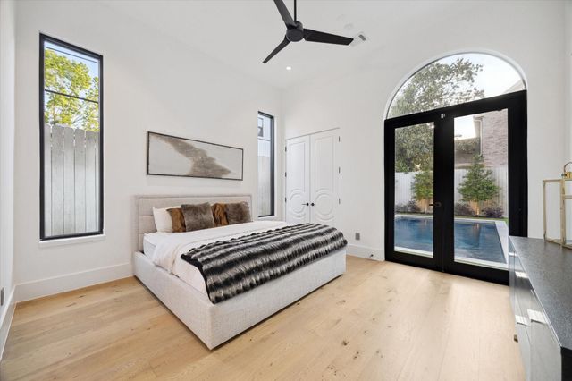 7 Lana Lane, Houston, TX 77027