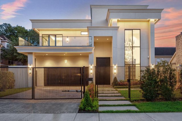 7 Lana Lane, Houston, TX 77027