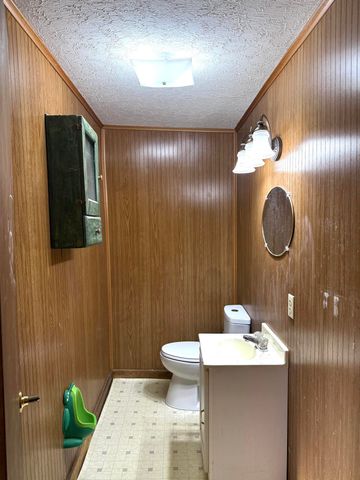 656 Thompson Road, Monticello, KY 42633