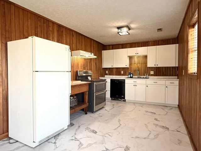 656 Thompson Road, Monticello, KY 42633