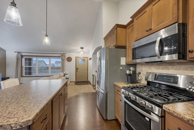 623 SWEET MEADOW LANE, Kaukauna, WI 54301