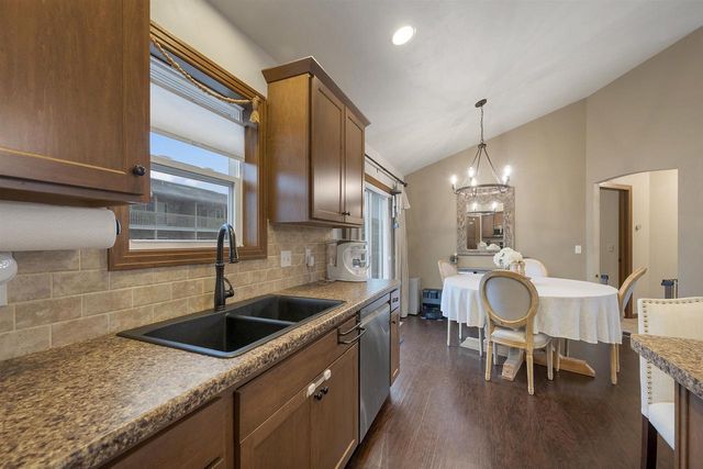 623 SWEET MEADOW LANE, Kaukauna, WI 54301