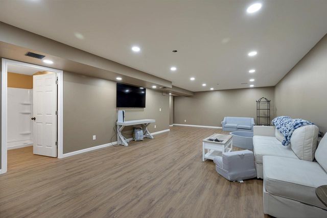 623 SWEET MEADOW LANE, Kaukauna, WI 54301