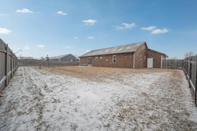 623 SWEET MEADOW LANE, Kaukauna, WI 54301