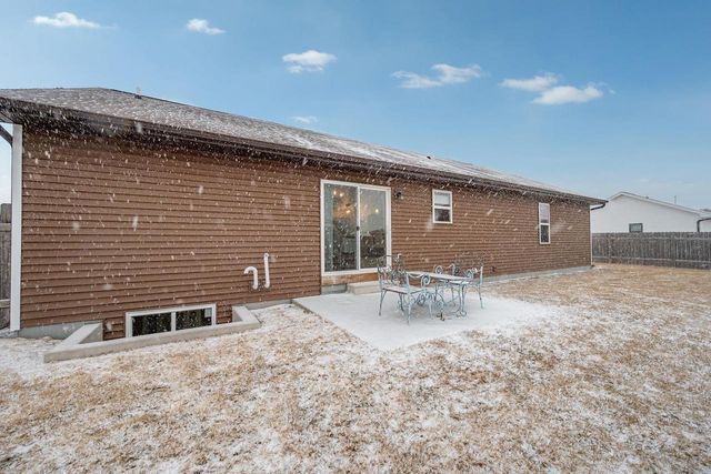 623 SWEET MEADOW LANE, Kaukauna, WI 54301