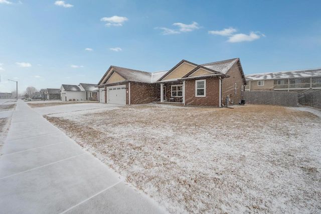 623 SWEET MEADOW LANE, Kaukauna, WI 54301