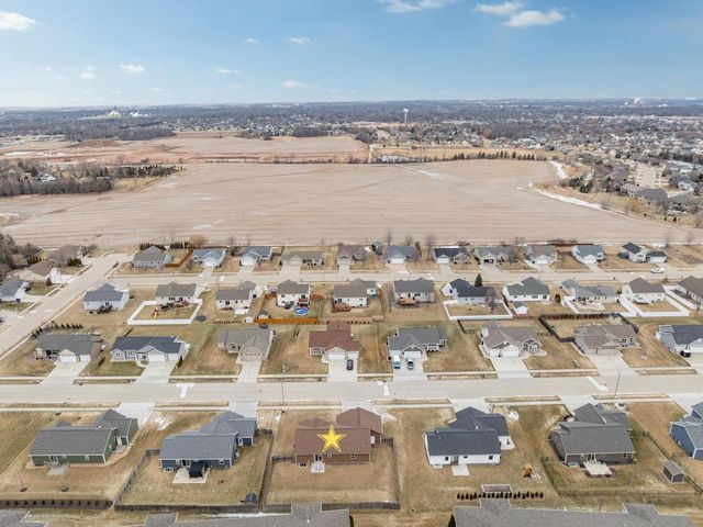 623 SWEET MEADOW LANE, Kaukauna, WI 54301