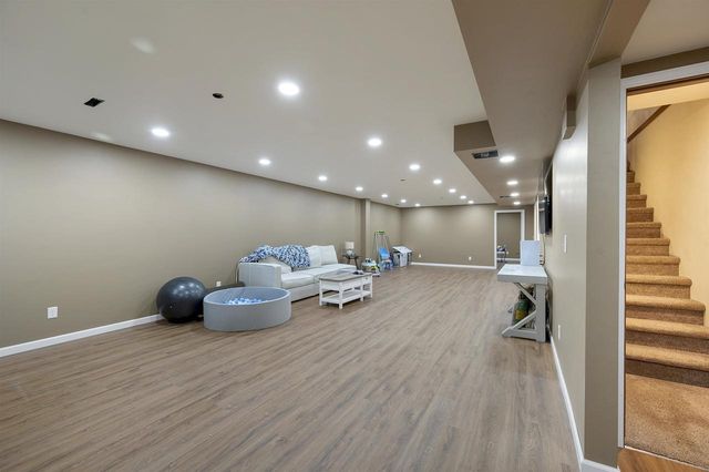 623 SWEET MEADOW LANE, Kaukauna, WI 54301