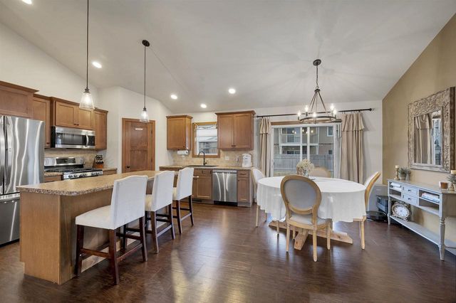 623 SWEET MEADOW LANE, Kaukauna, WI 54301