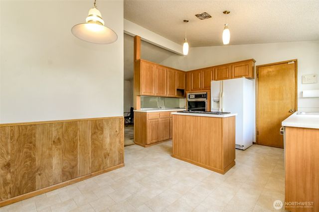 105 156th Avenue NE, Bellevue, WA 98007