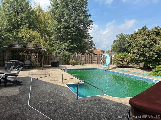 124 Cherry Trace, Madison, IN 47250