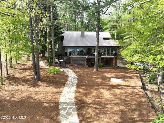 105 Tucker Court, West End, NC 27376