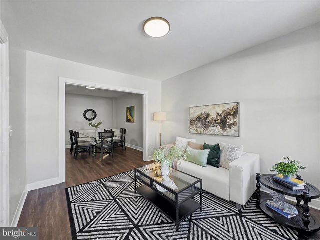 292 W COTTAGE PL, York, PA 17401