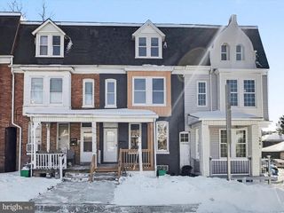 292 W COTTAGE PL, York, PA 17401