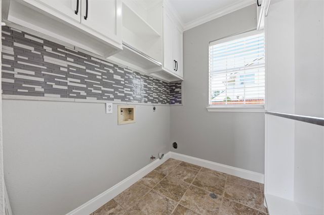 1305 Wilderness Pines Drive, Friendswood, TX 77546